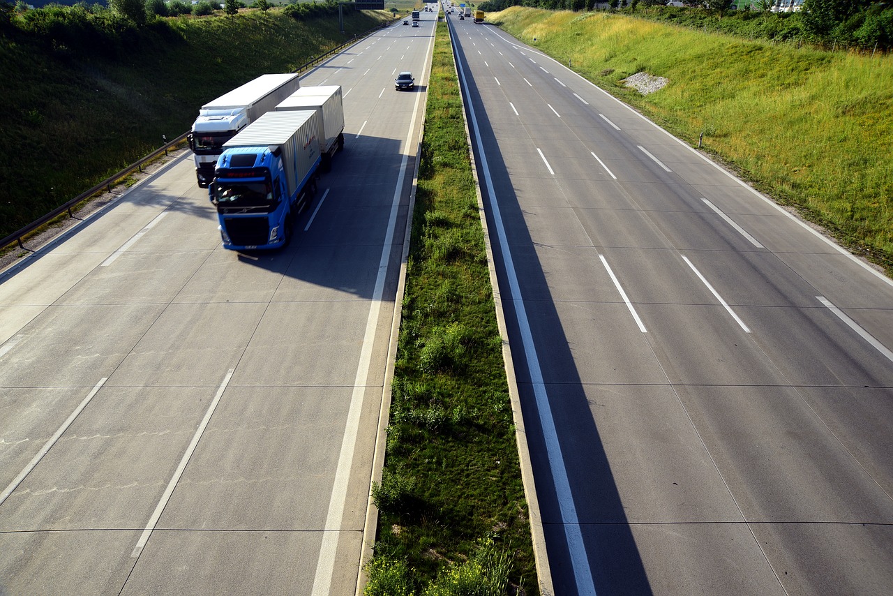 Emissioni del trasporto merci: aumentate in Ue quelle dei mezzi pesanti